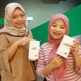 Pengguna Qumoor bersama produk
