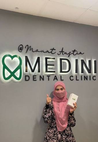 Pengguna Qumoor bersama produk