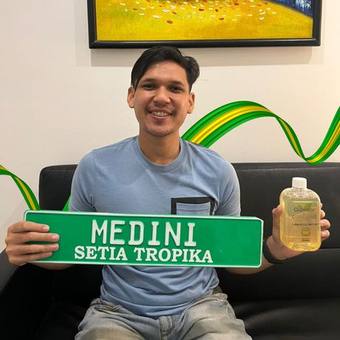 Pengguna Qumoor bersama produk