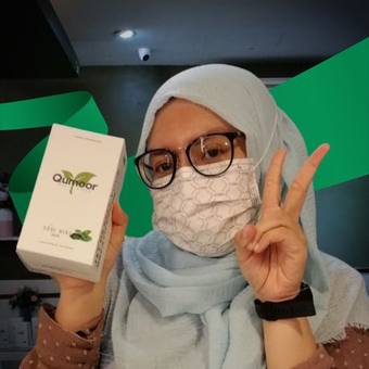 Pengguna Qumoor bersama produk